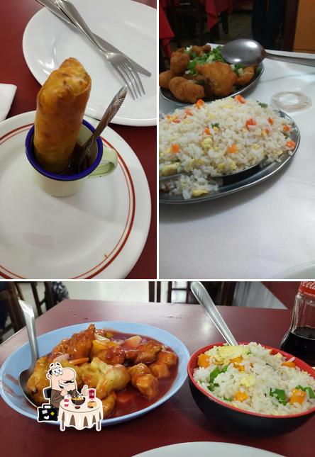 Comida em Restaurante Oriental
