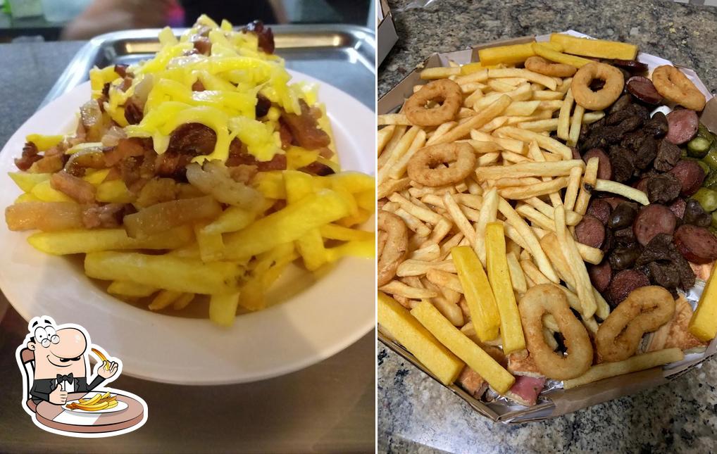 Prove cbatatas fritas francesas no Restaurante e lancheria CANTINHO DO LANCHE