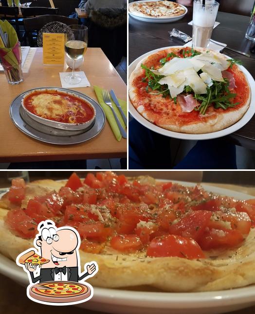 Pick pizza at Uni-Café-Ristorante Unckel