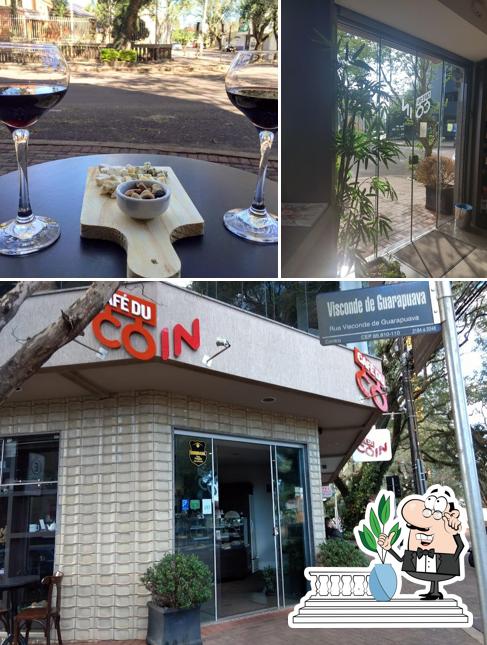 A ilustração da exterior e vinho no Café du Coin
