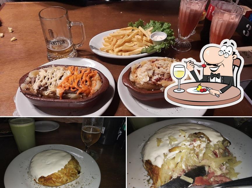 Platos en Capitão Space Pizzaria Batataria Porções Confraternização Restaurante Música ao vivo