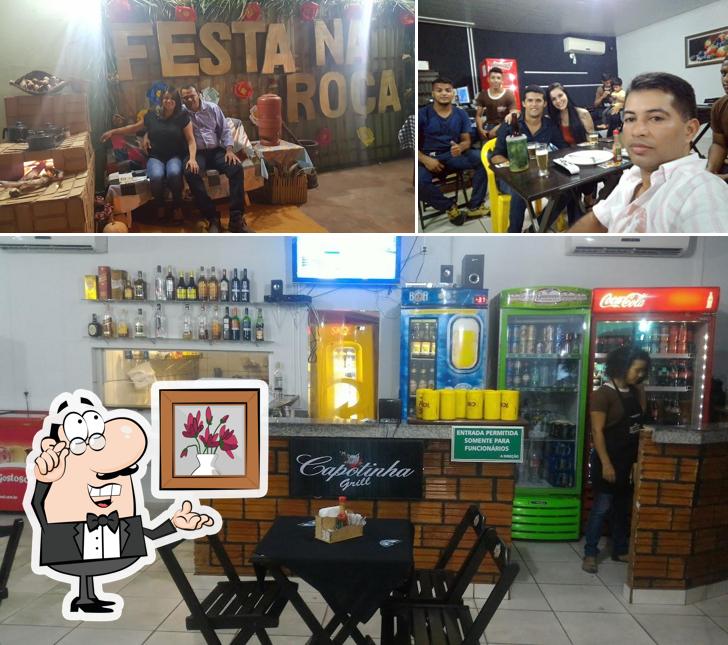 O interior do Capotinha Grill