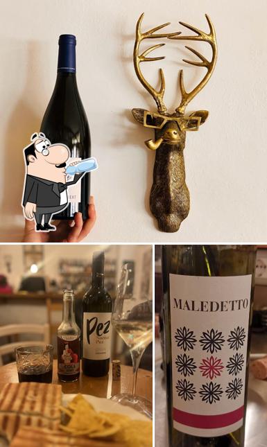 La immagine della bevanda e cibo di Enoteca Vite