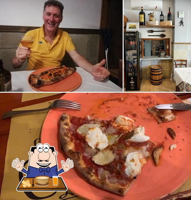 Tra le diverse cose da Ristorante Pizzeria Petrarca si possono trovare la cibo e alcol