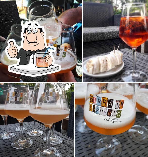 Goditi un drink dal menu