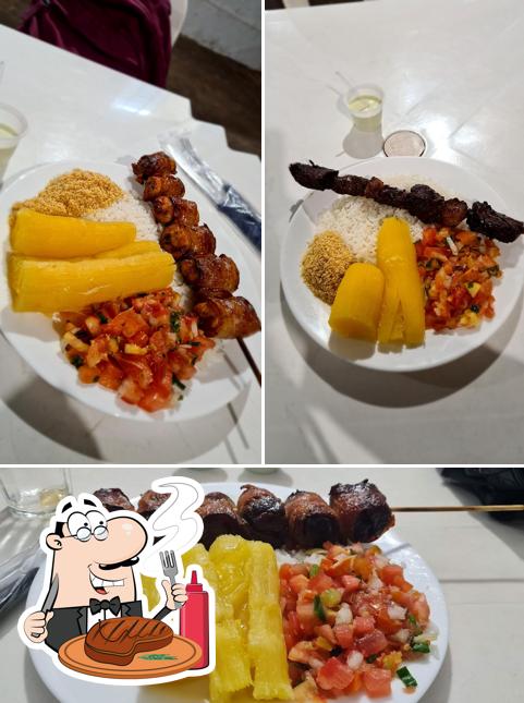 Peça pratos de carne no Espetinho do Edy
