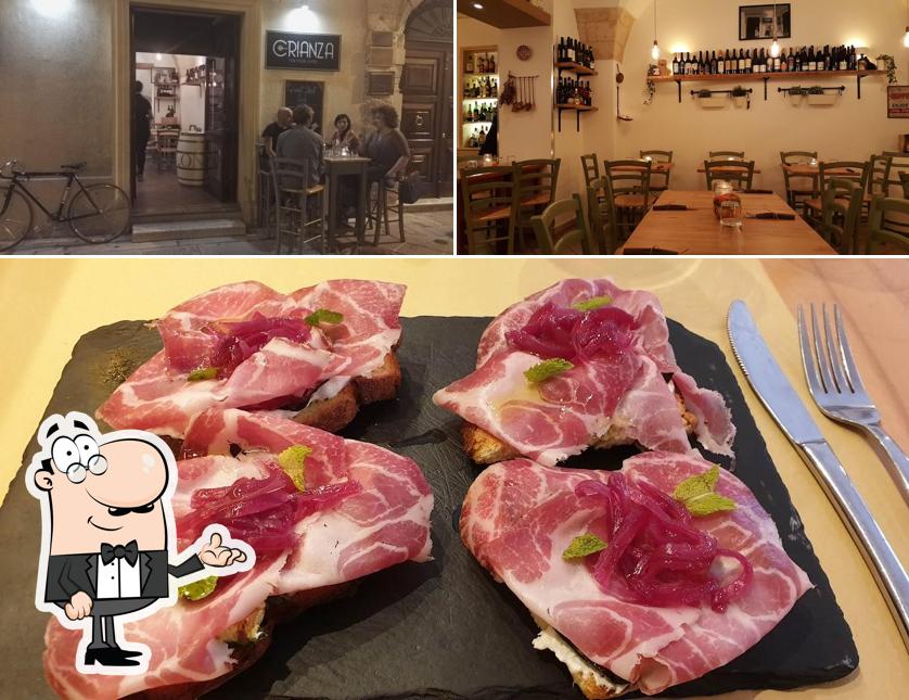 Tra le varie cose da CRIANZA • for food lovers si possono trovare la interni e cibo