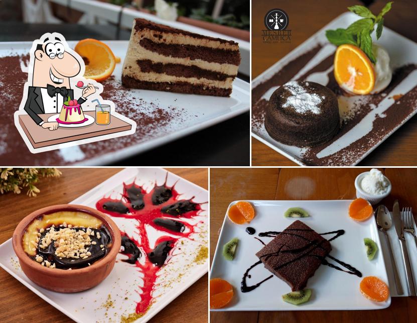 "Meşreb Çamlıca Kafe" представляет гостям широкий выбор десертов