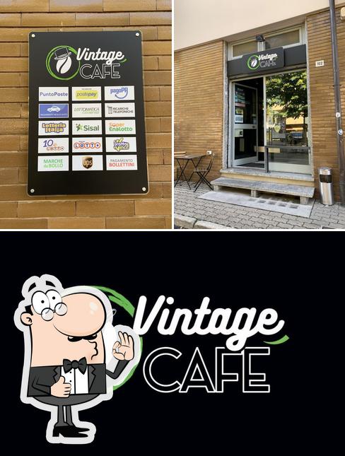 Look at the pic of Vintage Cafè