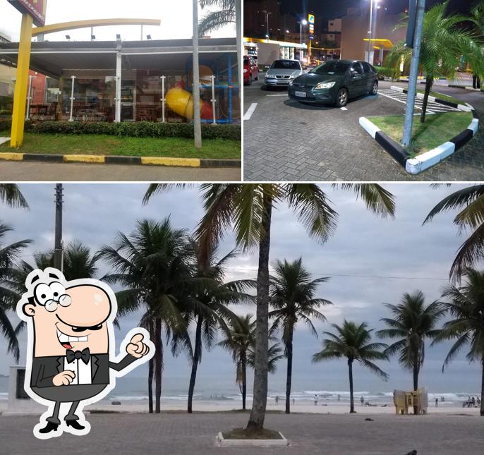 O exterior do McDonald's - Enseada