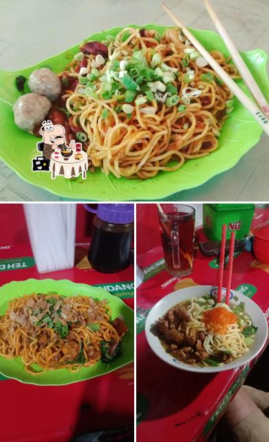 Restaurante Bakso Daging Sapi Dan Mie Ayam Ceker Eco Roso Pak Eko