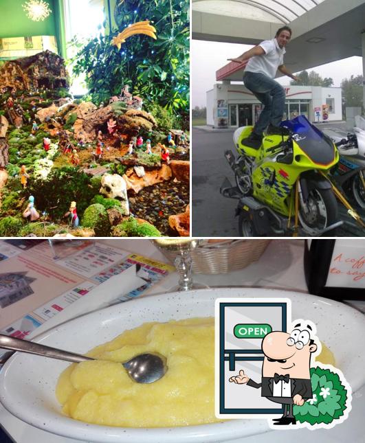 Tra le varie cose da Caffe' Sangrato Di Decio Roberto si possono trovare la esterno e cibo