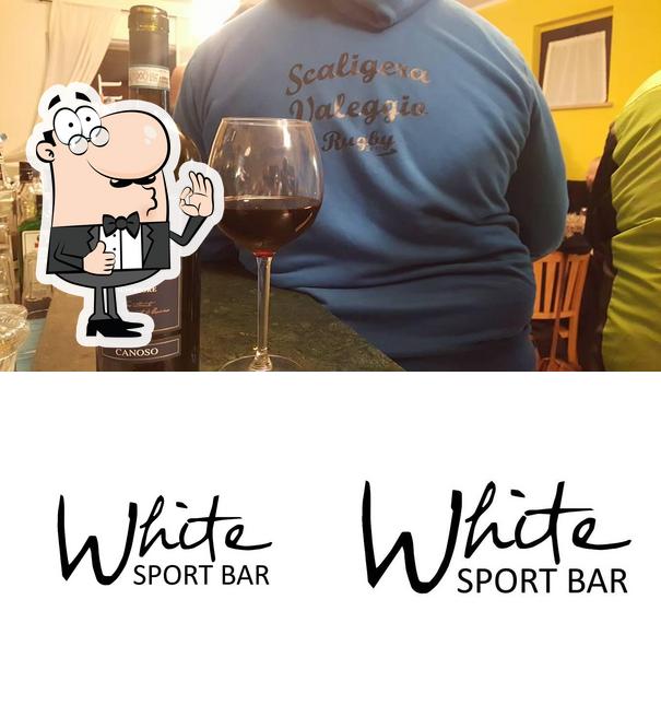 Ecco un'immagine di White Sport Bar