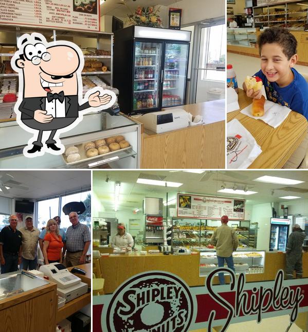 Shipley DoNuts, 210 TX332 in Lake Jackson Restaurant menu and reviews