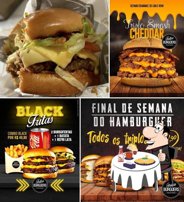 Delicie-se com um hambúrguer no Fritas & Burguers (Jaú)