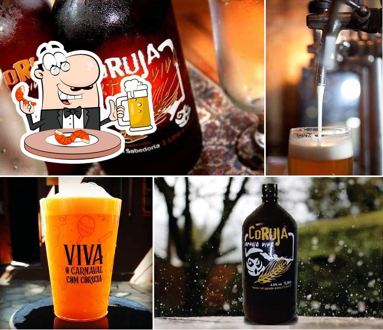 Peça um copo de cerveja leve ou escura