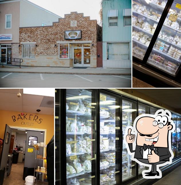Bakers Outlet in Little Chute Restaurant menu and reviews