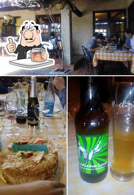 Las fotos de bebida y interior en Restaurante O Sousa
