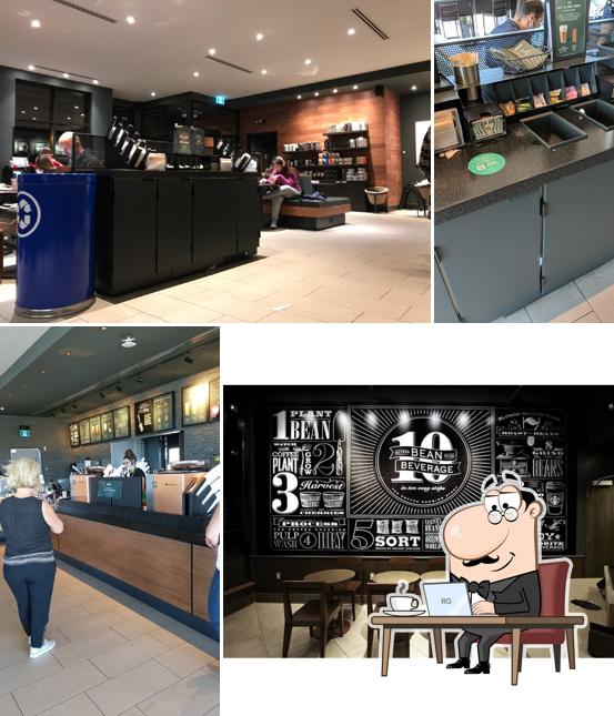 L'intérieur de Starbucks