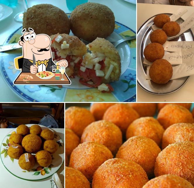 Arancini al Bar Del Centro - Internet Café - Tipical Sicilian Food