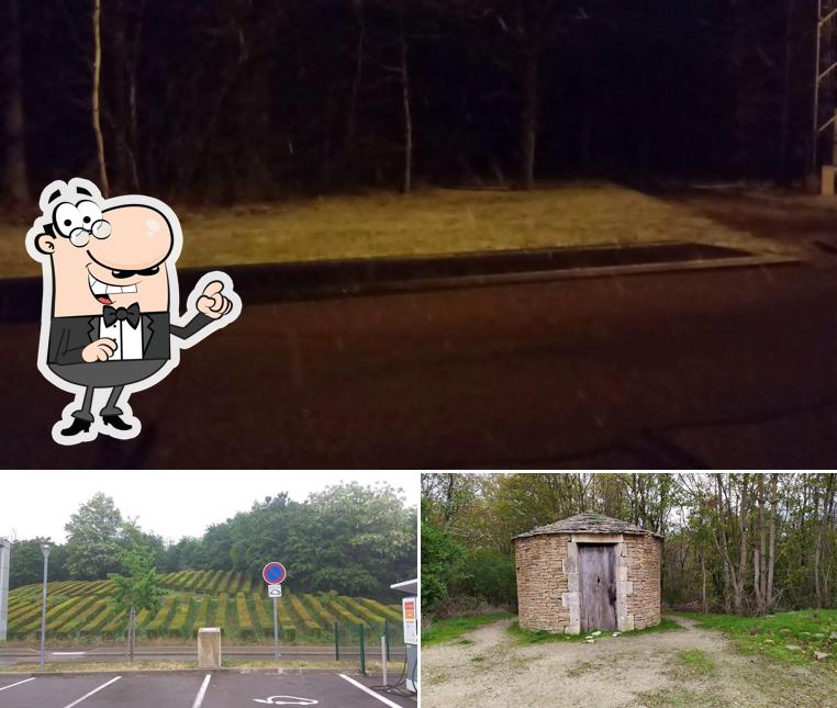 Vous pouvez prendre un bol d'air frais dans l'espace ouvert de Autogrill - Aire de Beaune Merceuil A6