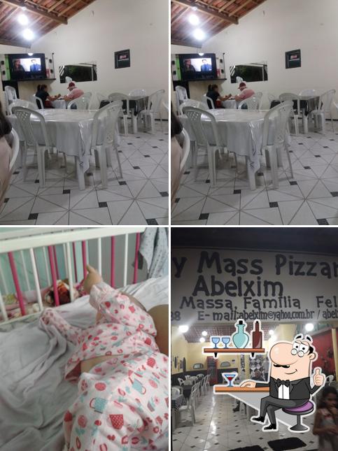 Veja imagens do interior do Pizzaria Abelxim