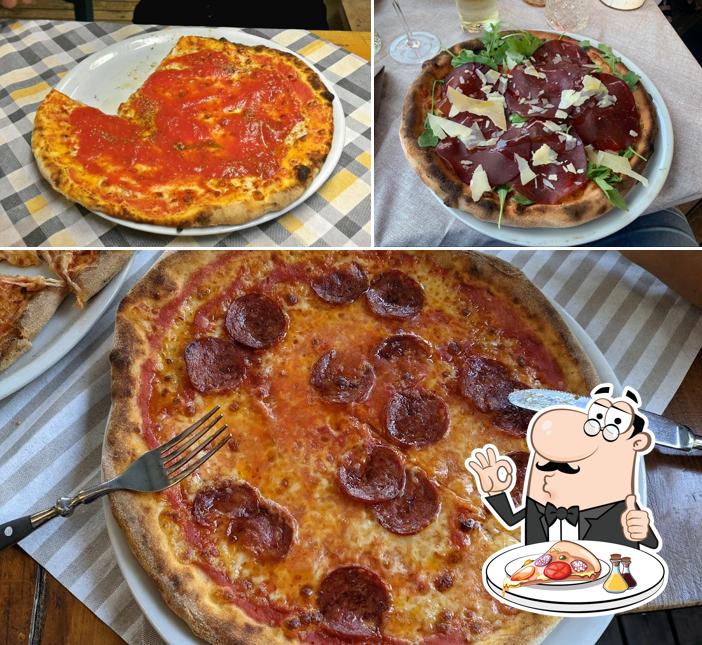 Kostet diverse Variationen von Pizza