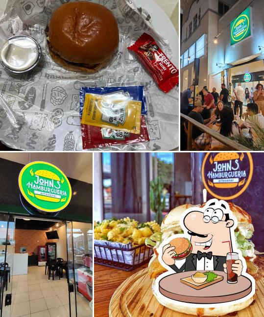 Delicie-se com um hambúrguer no John's Hamburgueria Artesanal