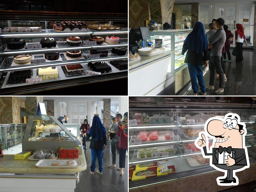 Crystal Bakery, Banjarmasin, Jl. Bumi Mas Raya No.3 Restaurant reviews