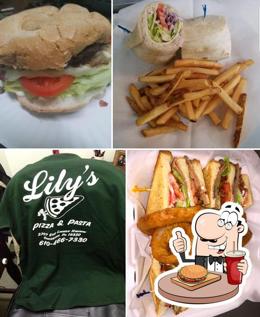 Pide una hamburguesa en Lily's Pizza & Pasta