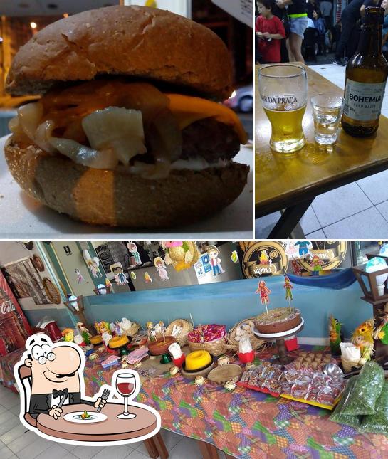 A comida e cerveja do restaurante