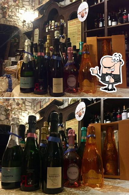 Vedi la immagine di Enoteca Cantina Vinopoli