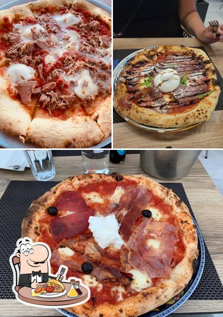 A Pizzeria restoran Napoli, puoi goderti una bella pizza