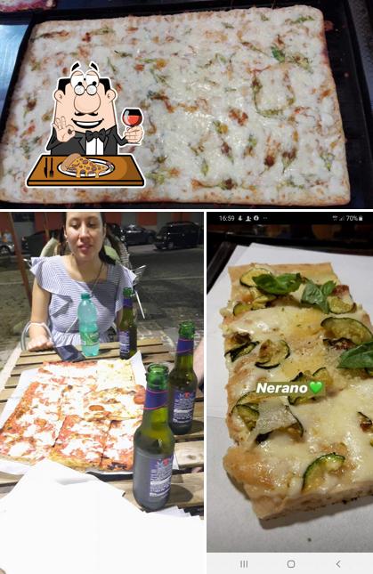 Prenditi una pizza a Baby Luna Pizzeria Rosticceria Focacceria