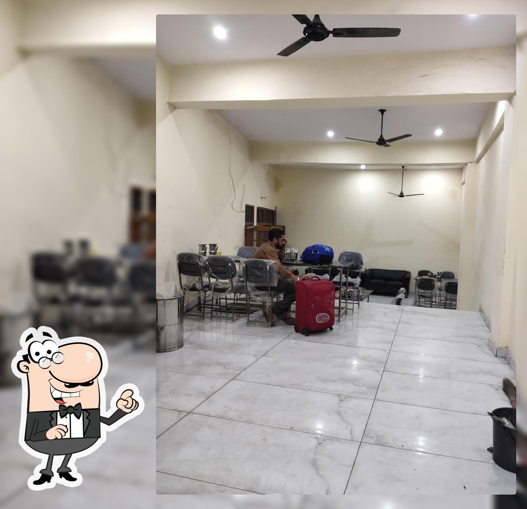 Hussain Chikrn Corner & Dhaba