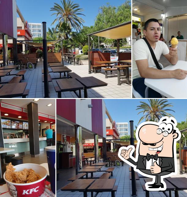 Restaurante KFC photo