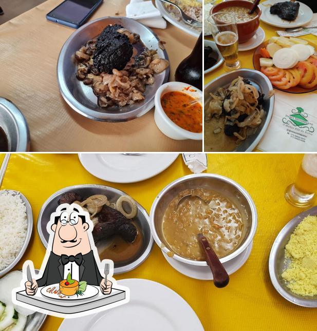 A ilustração da comida e cerveja no Juarez Restaurante