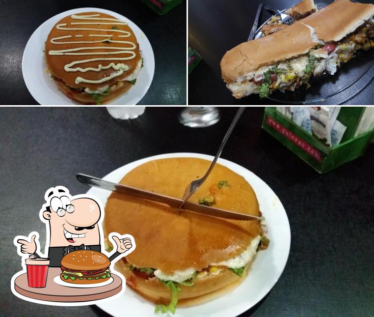 metade de um xis TAMANHO Gulosão , acreditem tem maior que esse . – Foto de  Gulosao Lanches, Santa Maria - Tripadvisor