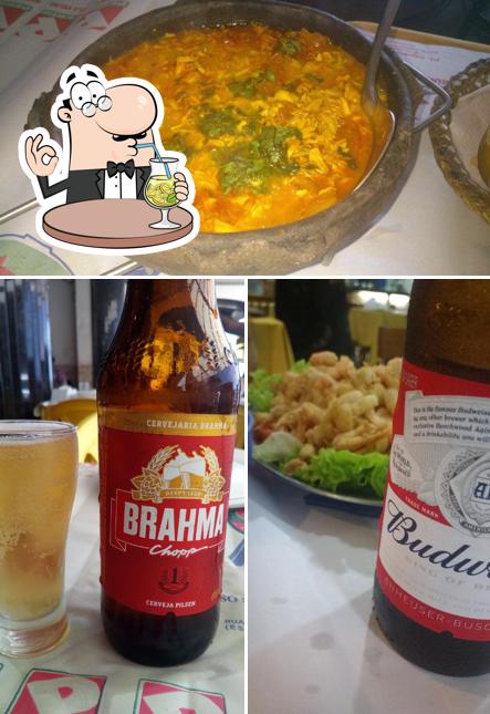A ilustração do Restaurante Partido Alto.’s bebida e comida
