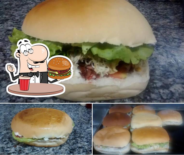 Delicie-se com um hambúrguer no Gregos Lanches