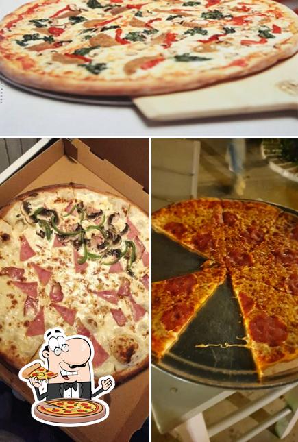 Pick pizza at Pizzeria Gousto