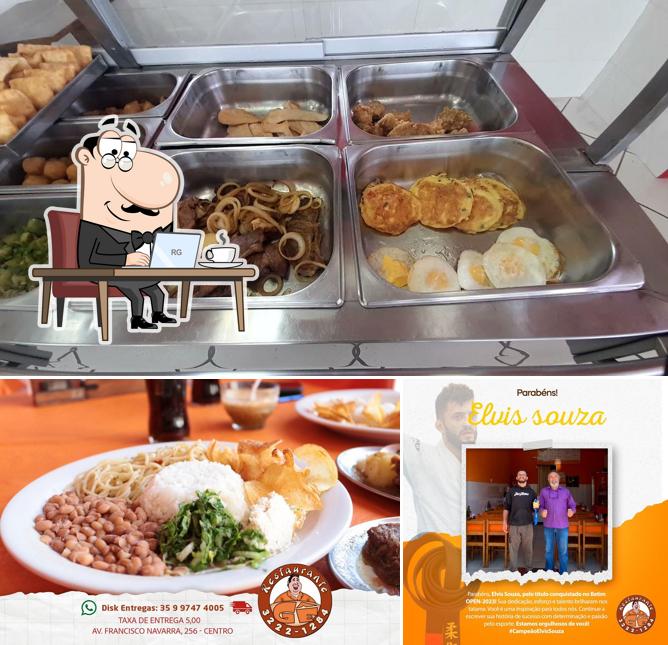 Esta é a ilustração apresentando interior e comida no RESTAURANTE E e E