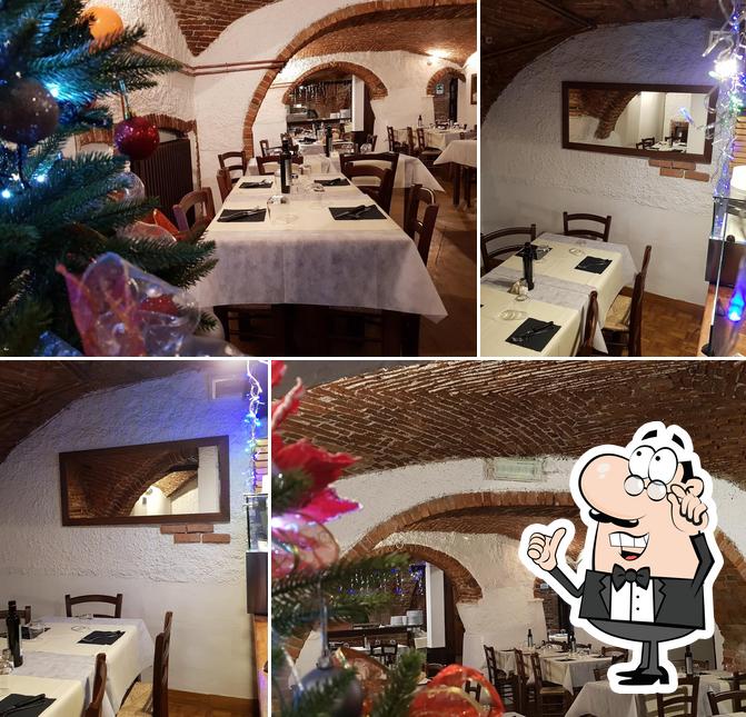 Gli interni di Cresta ristorante pizzeria