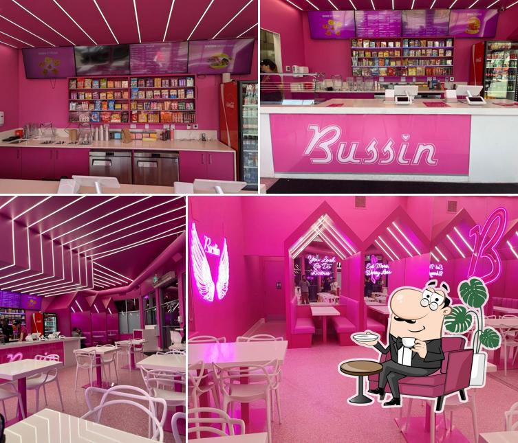 Découvrez l'intérieur de BUSSIN BURGER