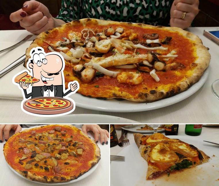 Prenditi una pizza a Pizzeria Ristorante Da Donato Lungomare Cristoforo Colombo