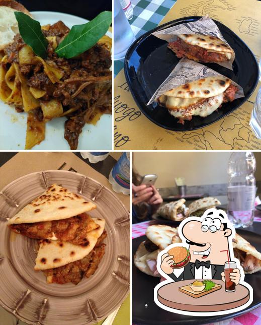 Ordina un hamburger a Le Striatelle di nonna Mafalda