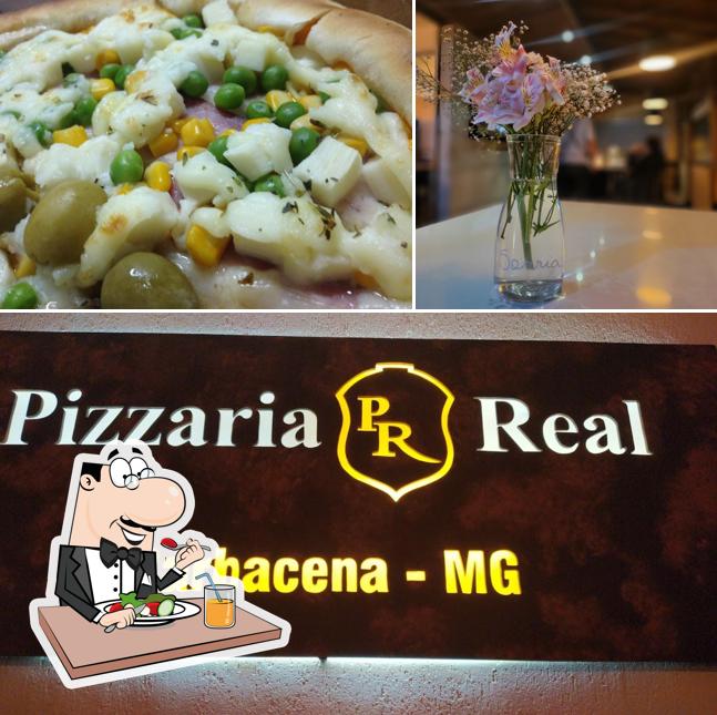 Comida em Pizzaria Real