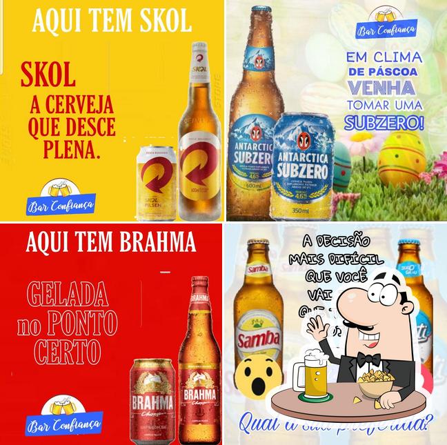 Desfute um copo de cerveja leve ou escura