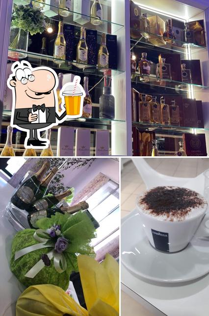 Goditi un drink a Motta Cafe Pasticceria Gelateria Lounge Bar