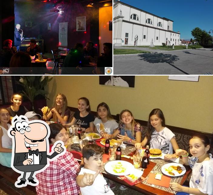 La interni e esterno del ristorante